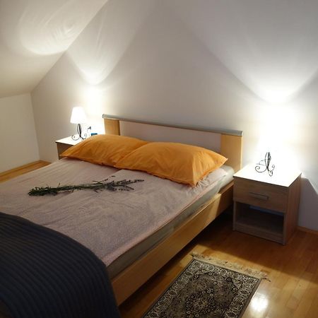 Apartment Beks Postumia Esterno foto